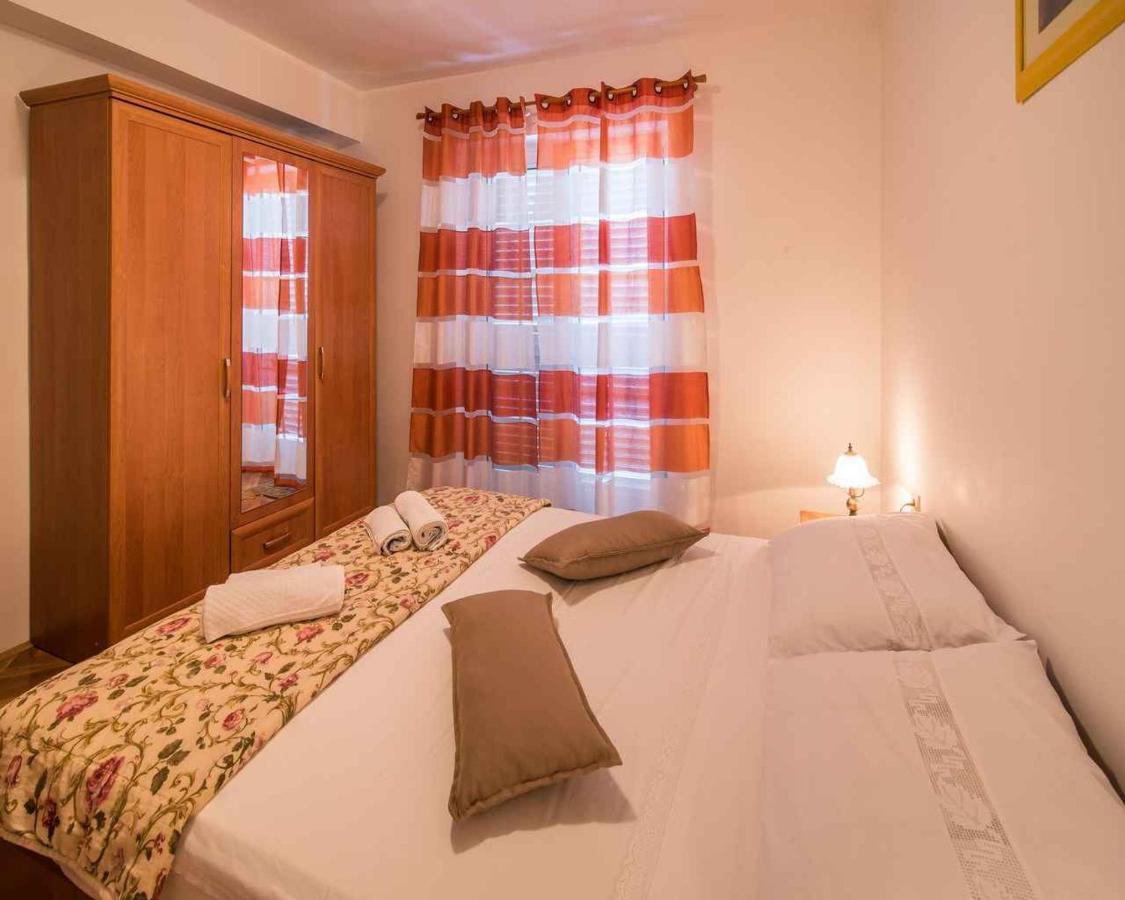 Apartments In Vrbnik/Insel Krk 13597 Buitenkant foto