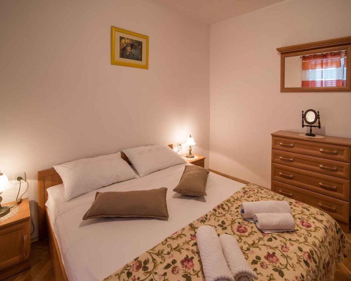 Apartments In Vrbnik/Insel Krk 13597 Buitenkant foto