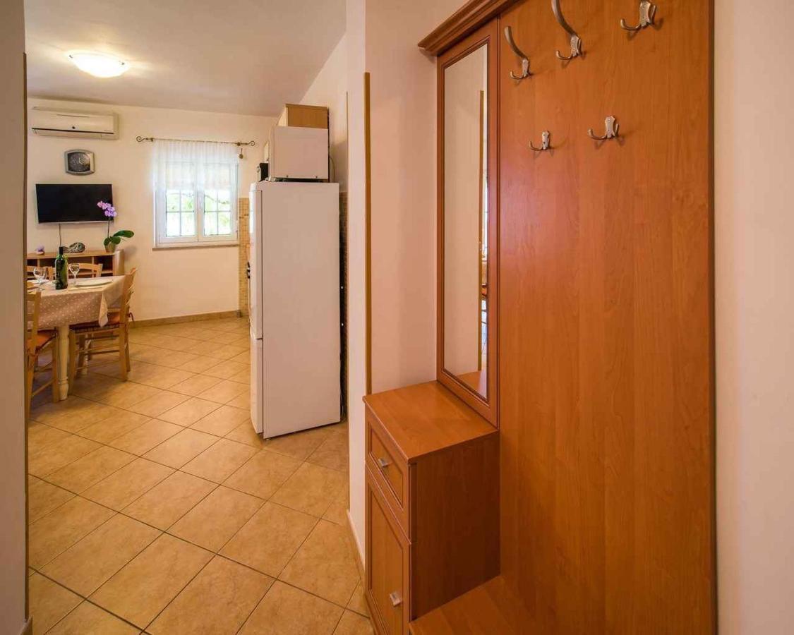 Apartments In Vrbnik/Insel Krk 13597 Buitenkant foto