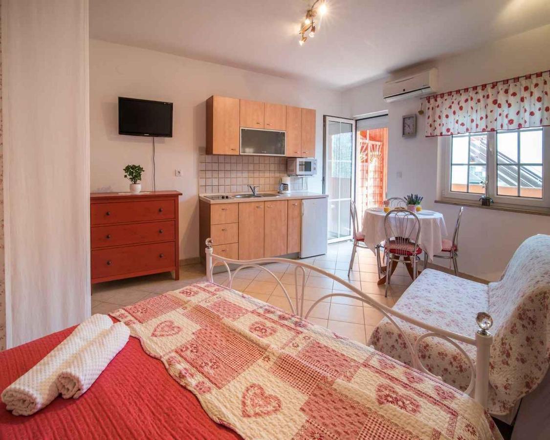 Apartments In Vrbnik/Insel Krk 13597 Buitenkant foto