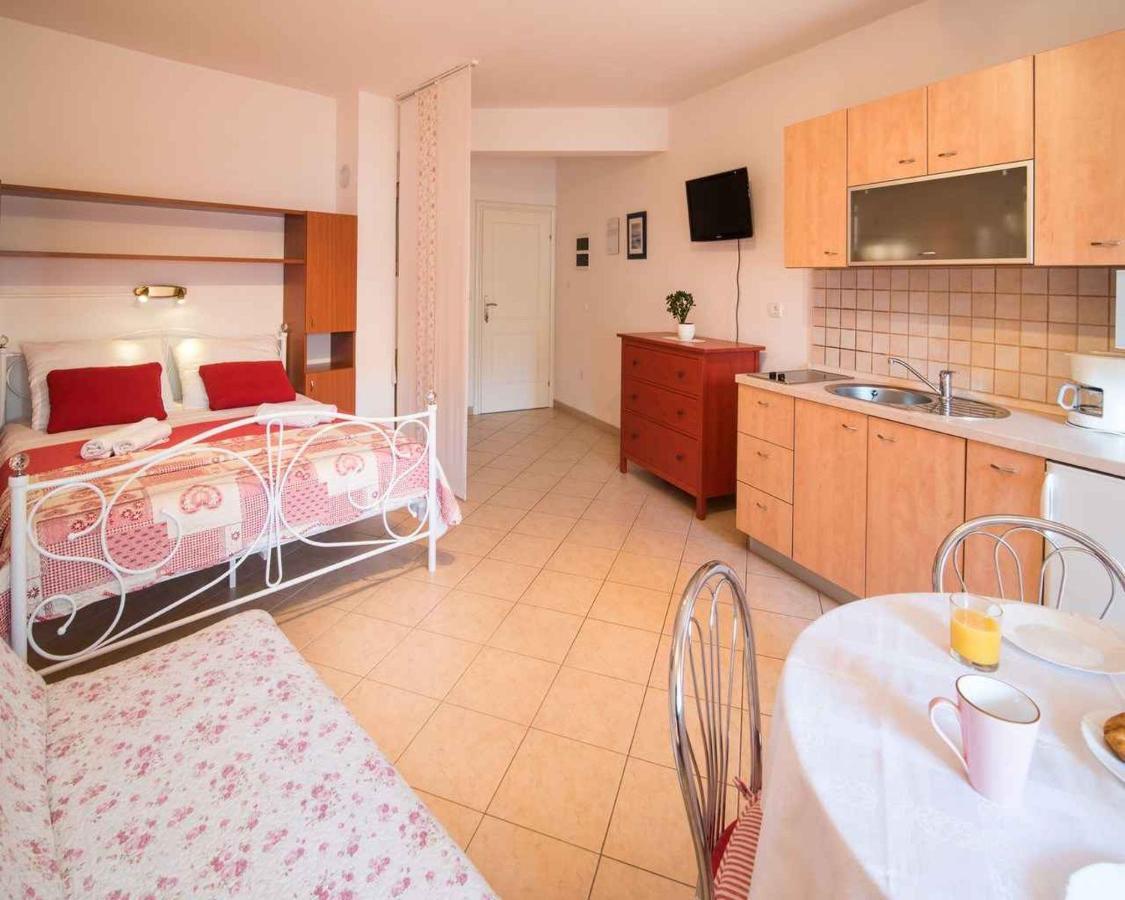 Apartments In Vrbnik/Insel Krk 13597 Buitenkant foto
