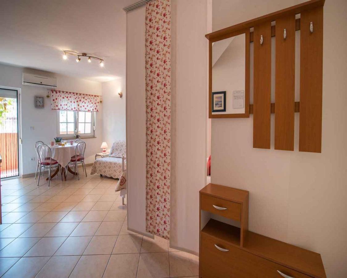Apartments In Vrbnik/Insel Krk 13597 Buitenkant foto